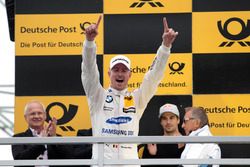 Podium: Le vainqueur Maxime Martin, BMW Team RBM, BMW M4 DTM