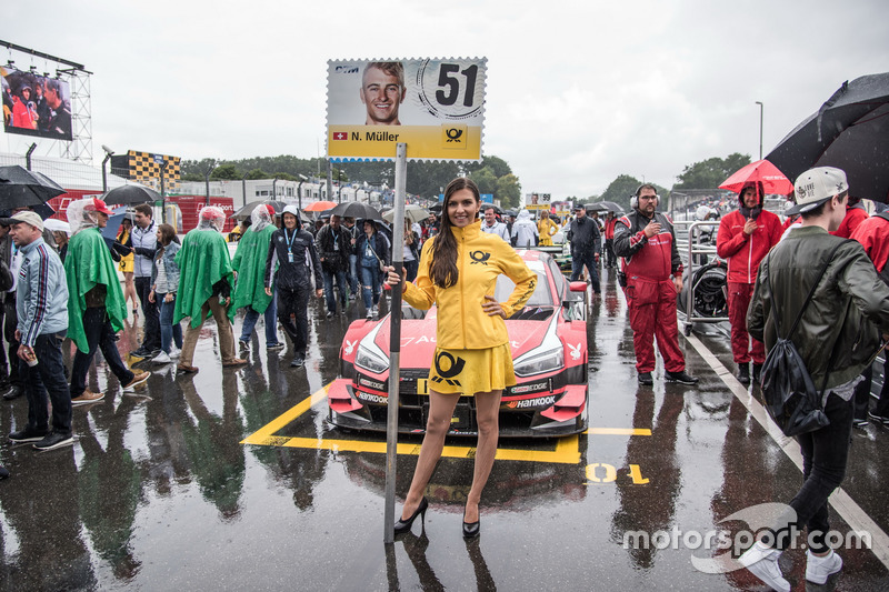 La grid girl di Nico Müller, Audi Sport Team Abt Sportsline, Audi RS 5 DTM