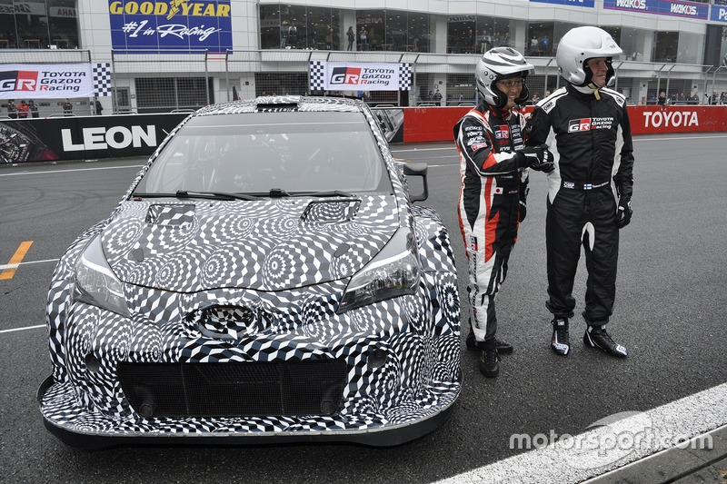 豊田章男社長とトミ・マキネン(Akio Toyoda & Tommi Makinen)