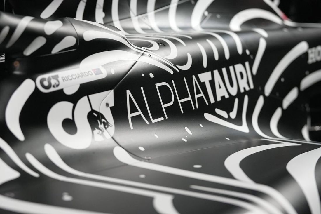 Scuderia AlphaTauri AT04 w barwach Las Vegas 
