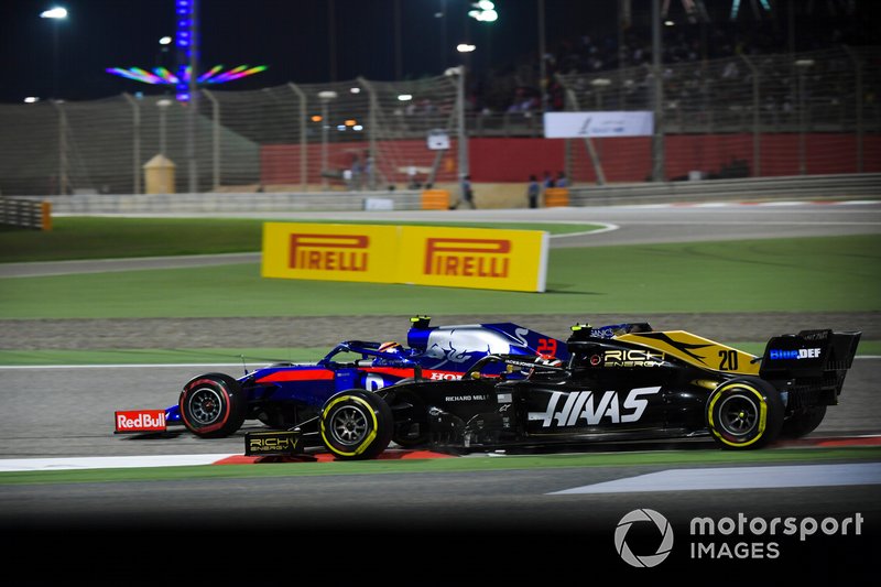 Pierre Gasly, Red Bull Racing RB15, Kevin Magnussen, Haas F1 Team VF-19