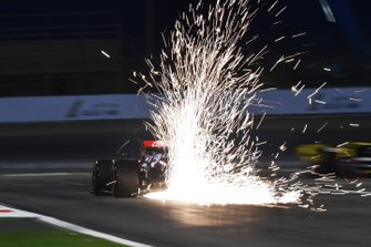 Vonken bij Antonio Giovinazzi, Alfa Romeo Racing C38