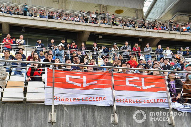 Pubblico sostiene Charles Leclerc, Ferrari