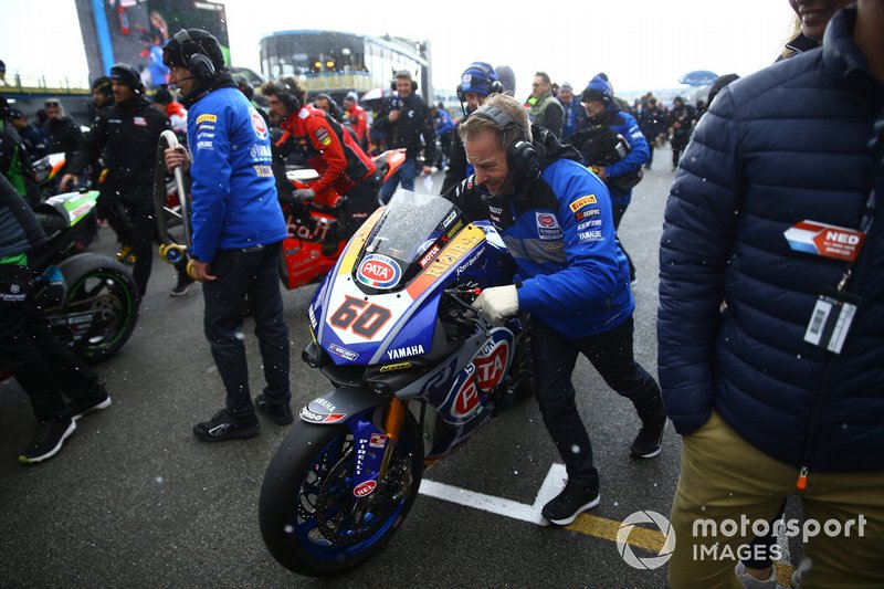 Michael van der Mark, Pata Yamaha bike being pushed off the grid