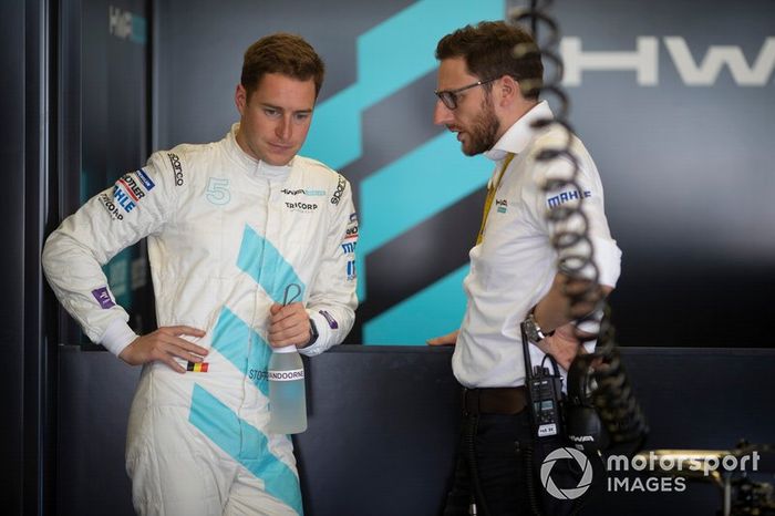 Stoffel Vandoorne, HWA Racelab con su ingeniero