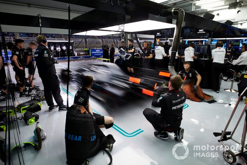 Valtteri Bottas, Mercedes AMG W10, leaves the garage