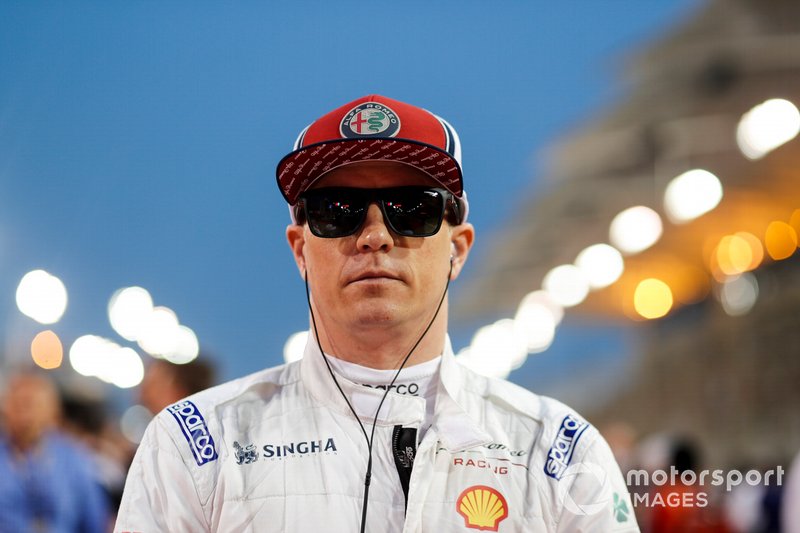 E Kimi Raikkonen avisou: "Leclerc terá sucesso se evitar “confusão” da Ferrari"