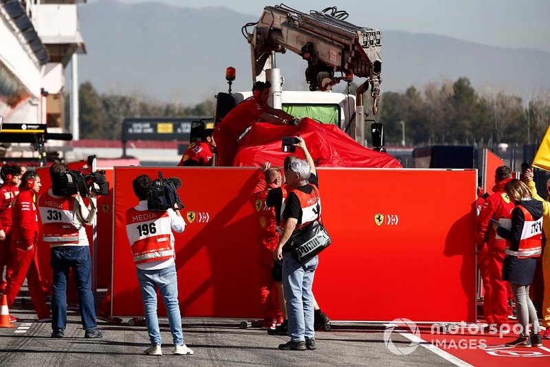 El coche de Sebastian Vettel, Ferrari SF90, tras el accidente