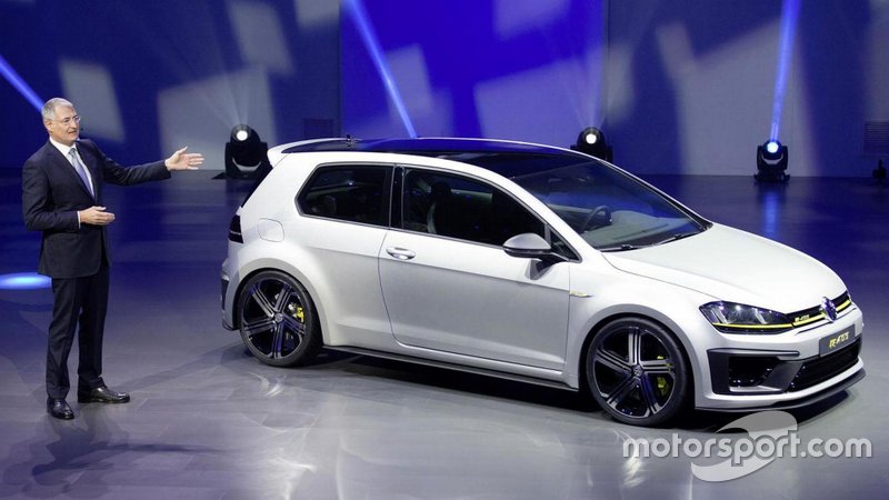 Volkswagen Golf R 400 на автосалоні в Китаї