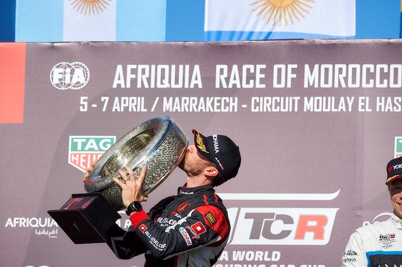 Podio: ganador de la carrera Esteban Guerrieri, ALL-INKL.COM Münnich Motorsport Honda Civic Type R TCR