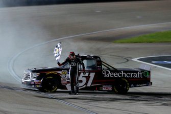 Race winner Kyle Busch, Kyle Busch Motorsports, Toyota Tundra Cessna