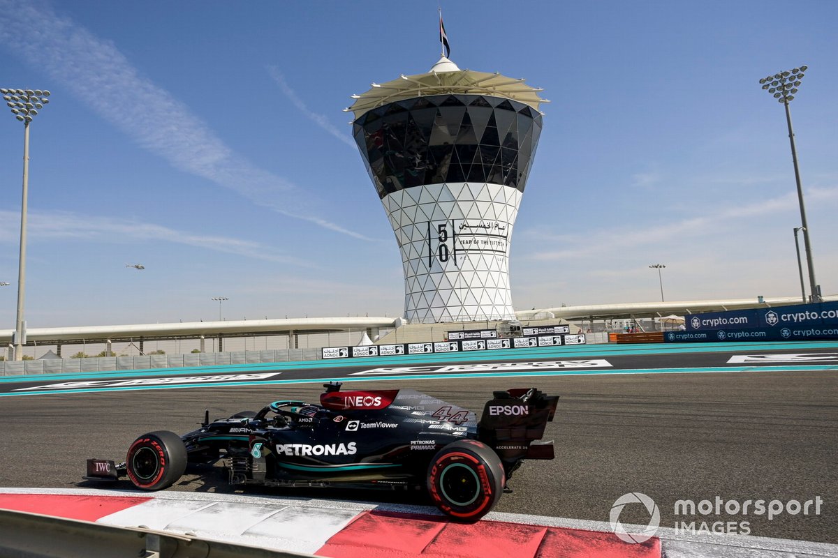 Lewis Hamilton, Mercedes W12