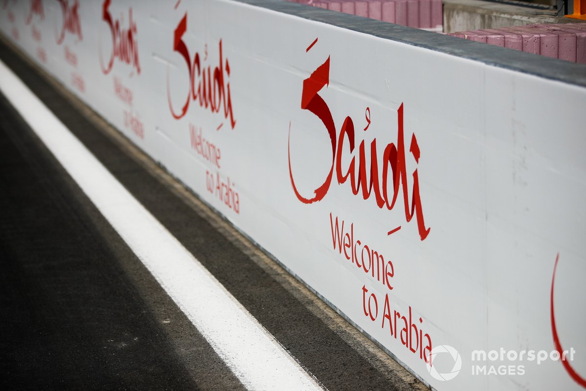 Panneau "Welcome to Saudi Arabia"