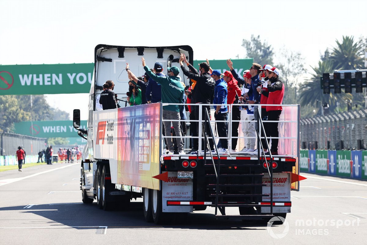 El desfile de pilotos