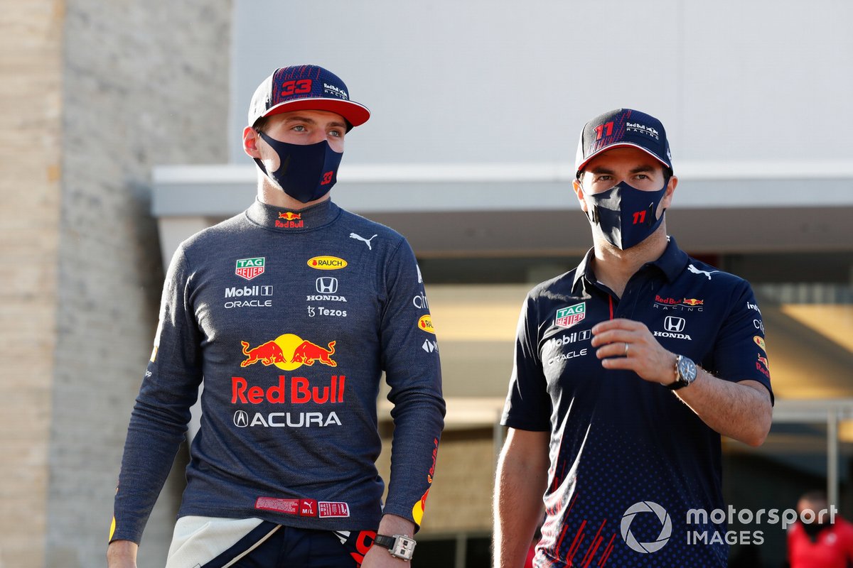 Max Verstappen, Red Bull Racing, e Sergio Perez, Red Bull Racing