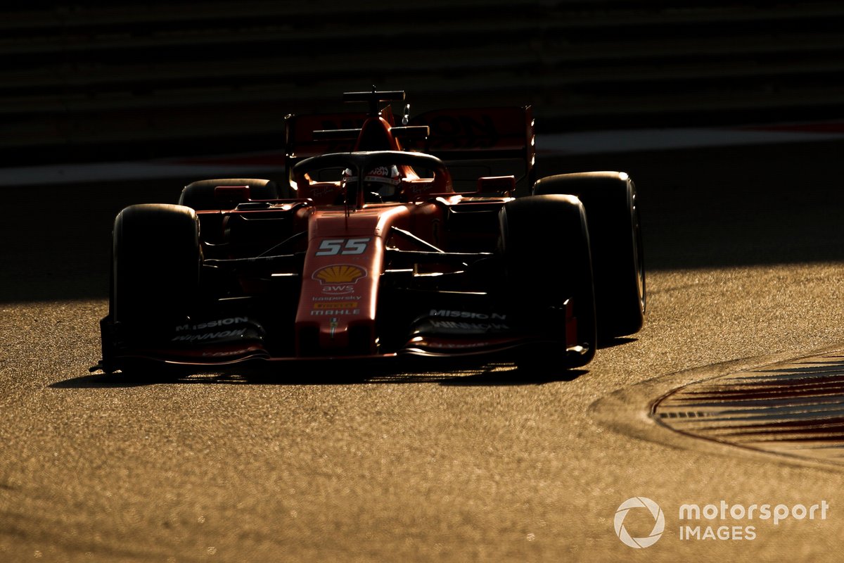 Carlos Sainz Jr., Ferrari SF90 adaptado (muleto) con los Pirelli de 18 pulgadas