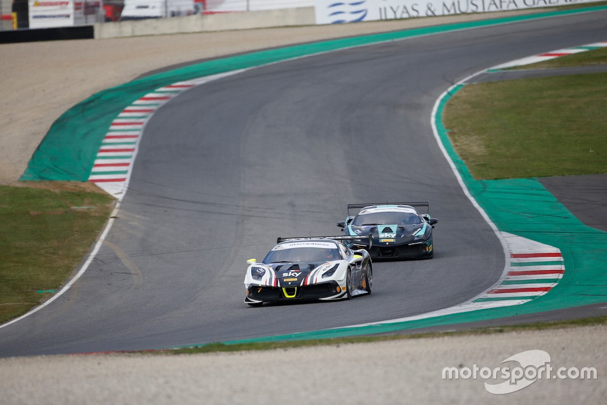 #2, Ange Barde, SF Côte d'Azur Cannes - IB FAST davanti a #8, Nicolò Rosi, Kessel Racing