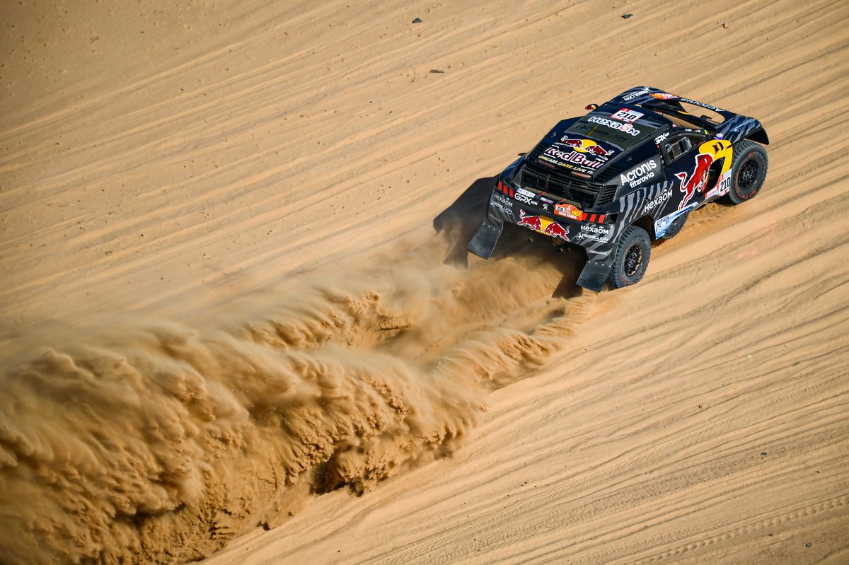 #210 Karman / Hexaom Peugeot: Cyril Despres, Taye Perry