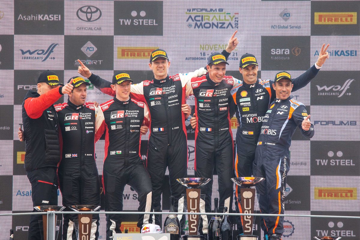 Podio: Ganadores Sébastien Ogier, Julien Ingrassia, Toyota Gazoo Racing WRT Toyota Yaris WRC, segundo lugar Elfyn Evans, Scott Martin, Toyota Gazoo Racing WRT Toyota Yaris WRC, tercer lugar Dani Sordo, Candido Carrera, Hyundai Motorsport Hyundai i20 Coupe WRC.