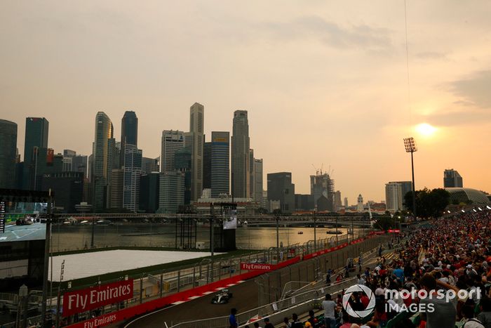 Lewis Hamilton, Mercedes AMG F1 W09 EQ Power+