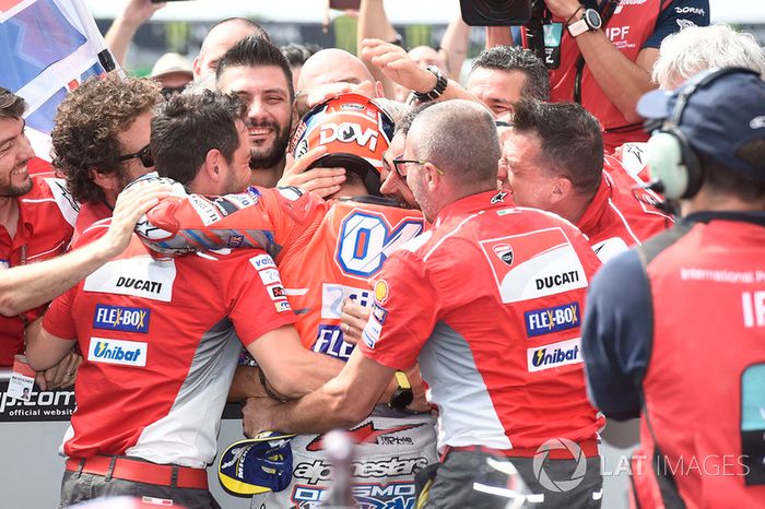 Ganador de la carrera Andrea Dovizioso, Ducati Team