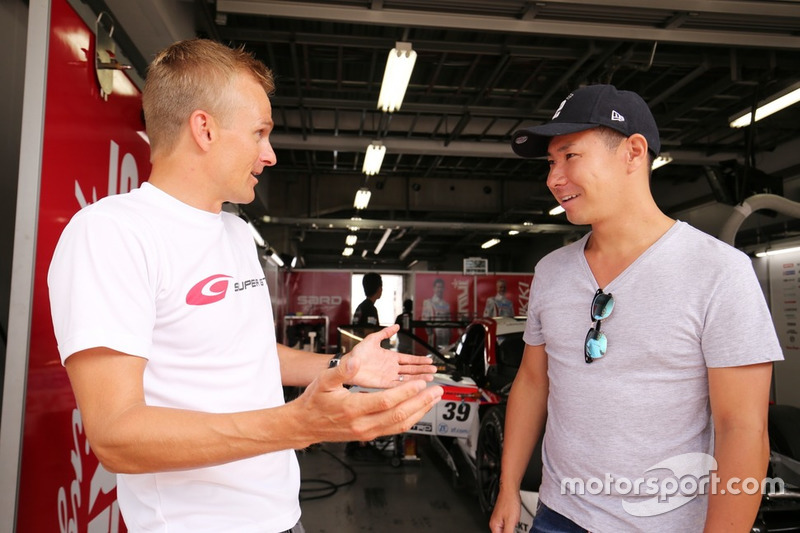 Heikki Kovalainen dan Kamui Kobayashi(#39 DENSO KOBELCO SARD LC500)