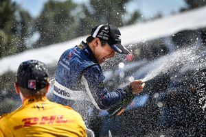 Takuma Sato, Rahal Letterman Lanigan Racing Honda celebrates the win in Victory Lane with champagne