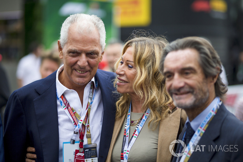 Tronchetti Provera (paling kiri), Presiden Pirelli