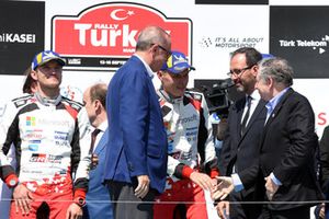 Race Winner Ott Tänak, Martin Järveoja, Toyota Gazoo Racing, Recep Tayyip Erdoğan, President of Turkey, Jean Todt, FIA President