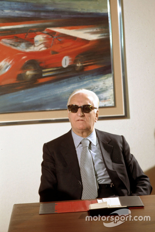 Fiorano 1974, Enzo Ferrari nella sala riunioni della sua casa