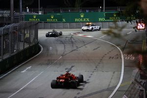Safety Car leads Lewis Hamilton, Mercedes AMG F1 W09 EQ Power+ and Sebastian Vettel, Ferrari SF71H