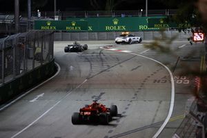 Safety Car leads Lewis Hamilton, Mercedes AMG F1 W09 EQ Power+ and Sebastian Vettel, Ferrari SF71H  