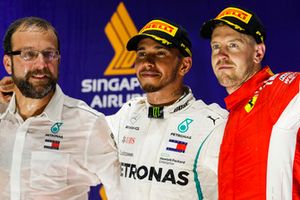 Lewis Hamilton, Mercedes AMG F1, 1st position, sand Sebastian Vettel, Ferrari, 3rd position, on the podium