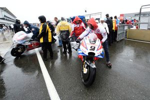 Bikes being pushed off the grid