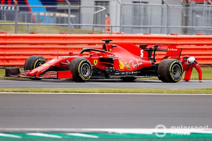 Sebastian Vettel, Ferrari SF1000 se retira de la práctica tras un fallo en el monoplaza