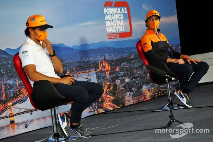 Carlos Sainz Jr., McLaren y Lando Norris, McLaren en la conferencia de prensa