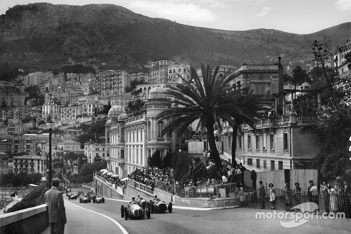 Jose Froilan Gonzalez, Maserati 4CLT/48 and Luigi Villoresi, Ferrari 125