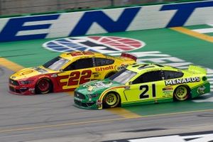 Joey Logano, Team Penske, Ford Mustang Shell Pennzoil and Matt DiBenedetto, Wood Brothers Racing, Ford Mustang Menards/Quaker State