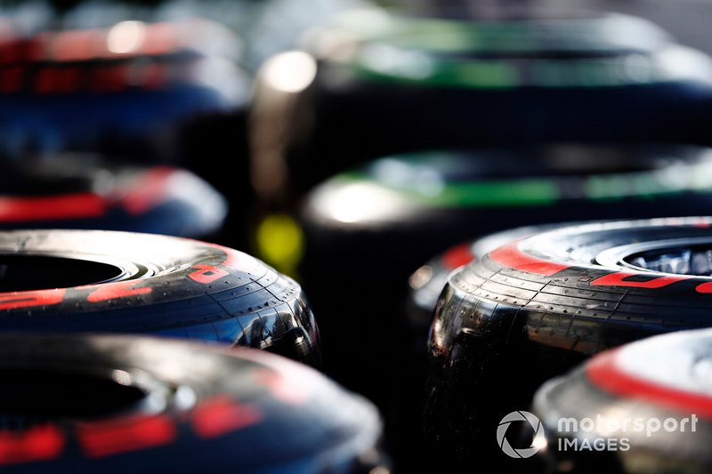 Pirelli ya no está obligado a dar a conocer sus neumáticos para las carreras fuera de Europa 15 semanas antes, ni nueve para las europeas. Dos semanas serán suficientes
