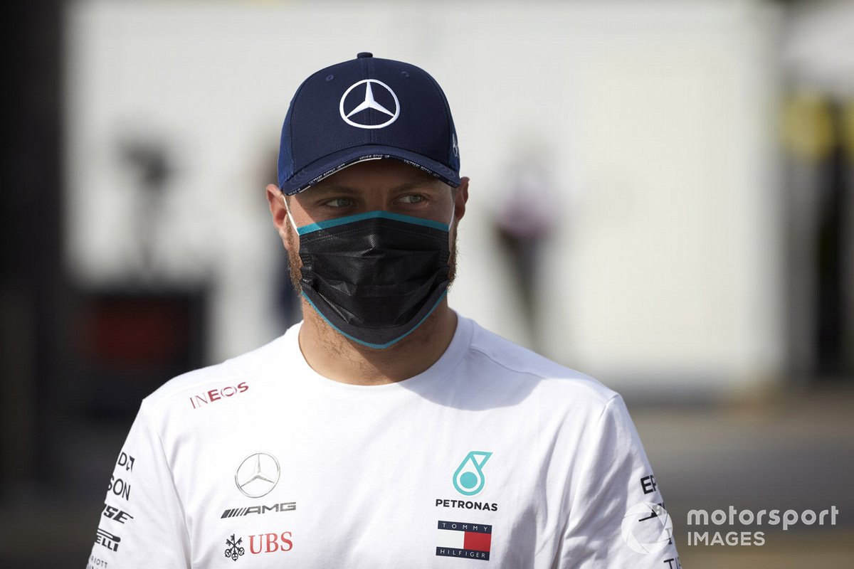 Valtteri Bottas, Mercedes-AMG Petronas F1 speaks to the media