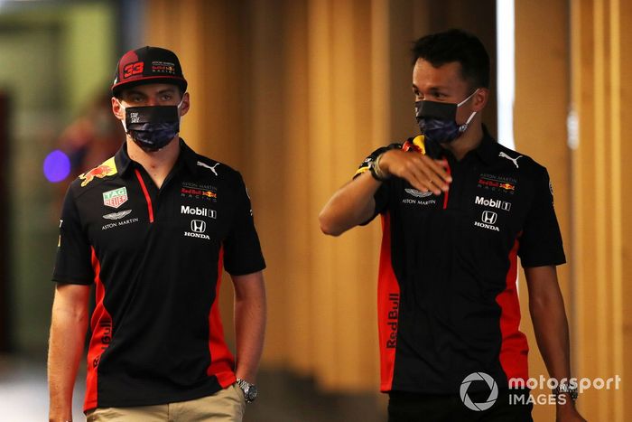 Alex Albon, Red Bull Racing, Max Verstappen, Red Bull Racing 