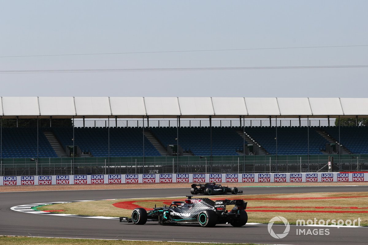 Valtteri Bottas, Mercedes F1 W11, Lewis Hamilton, Mercedes F1 W11