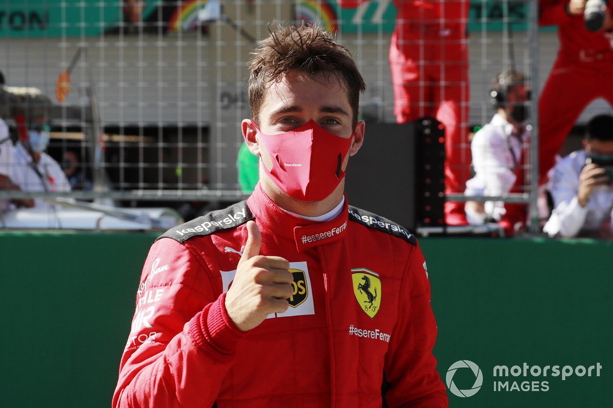 Segundo lugar Charles Leclerc, Ferrari SF1000, celebra