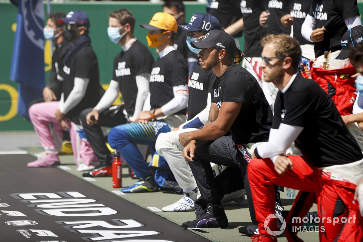 Lewis Hamilton, Mercedes-AMG Petronas F1 takes a knee