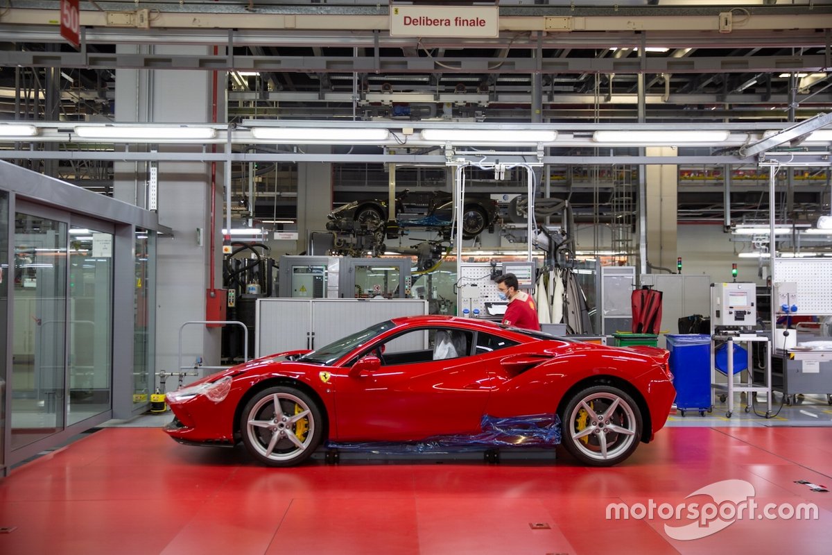 Ferrari fabrikası üretime başladı