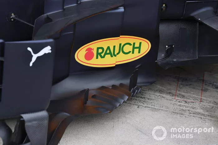 Red Bull Racing RB14 bargeboard detail 