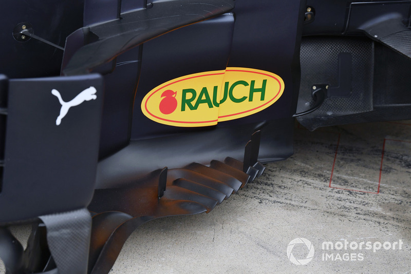 Red Bull Racing RB14 detalhe bargeboard