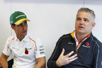 Sergio Sette Camara, McLaren test ve geliştirme pilotu ve Gil de Ferran, Spor Direktörü, McLaren