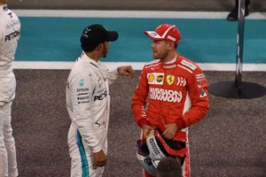 Lewis Hamilton, Mercedes AMG F1 y Sebastian Vettel, Ferrari en Parc Ferme