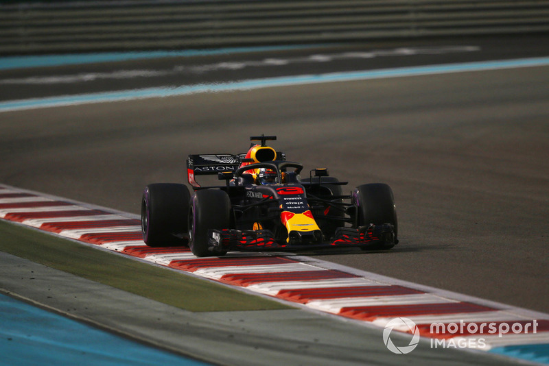 Red Bull wuift Ricciardo uit